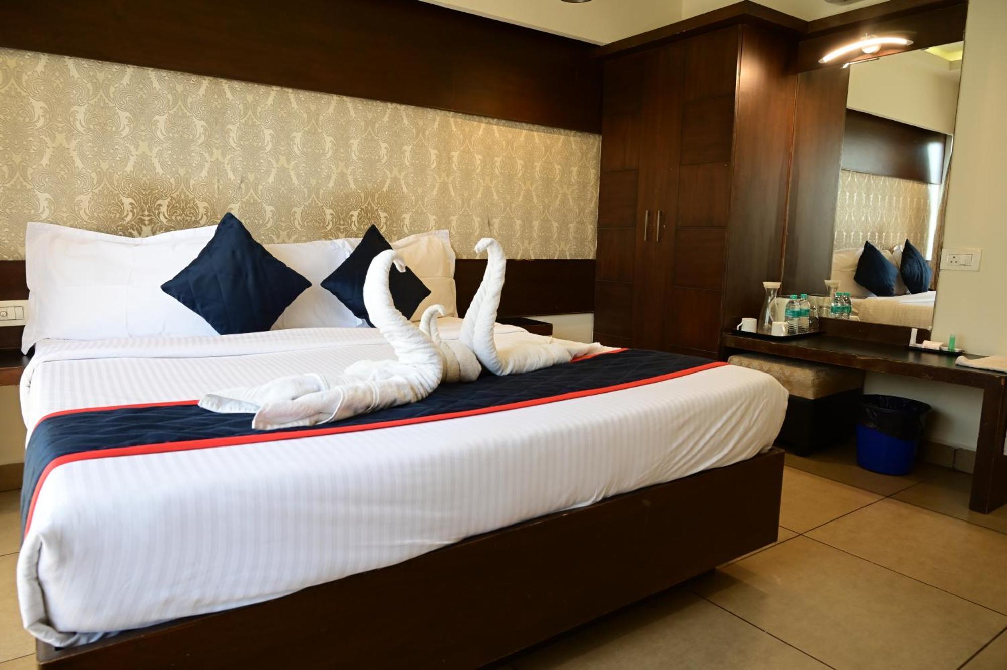 Canyon Sun Chennai Exterior foto